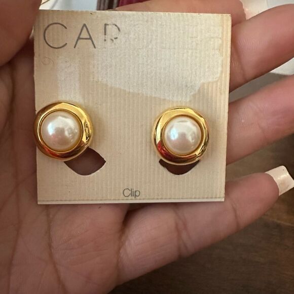 🆕 CAROLEE FAUX PEARL CLIP EARRINGS IN GOLD-TONE - Picture 1 of 3